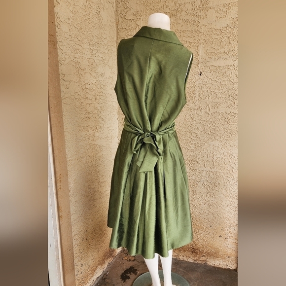 Willow Glenn New York GOURGUES DRESS 🤩🤩🤩🤩 - Picture 2 of 4